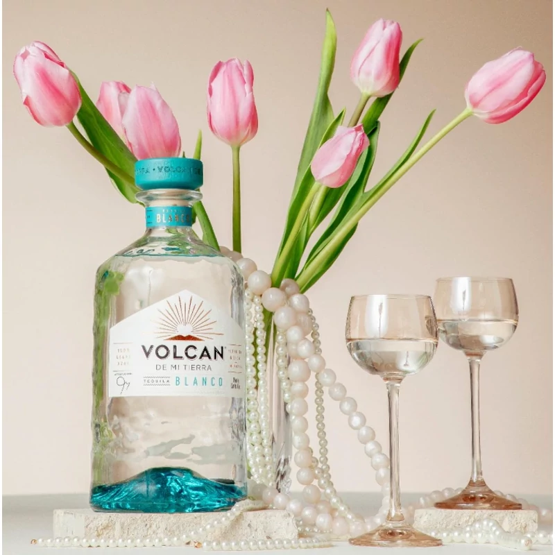 Volcán de mi Tierra Blanco Tequila